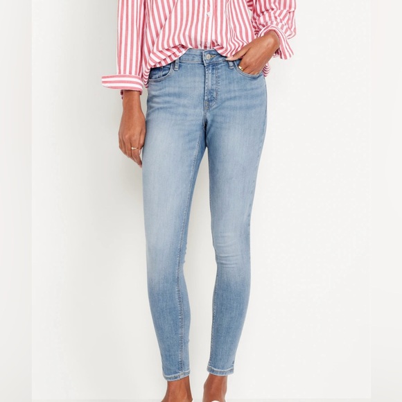 Old Navy Denim - OLD NAVY Super-Skinny/Mid-Rise  Distressed Jeans/size 4